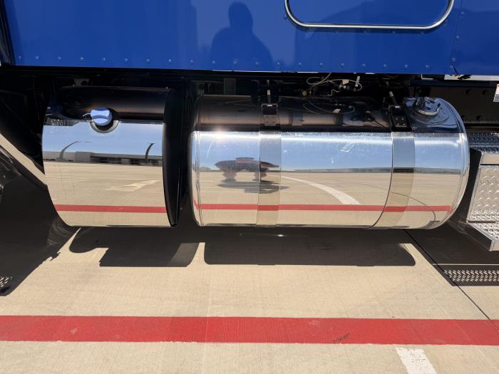 2027 Peterbilt 589-13