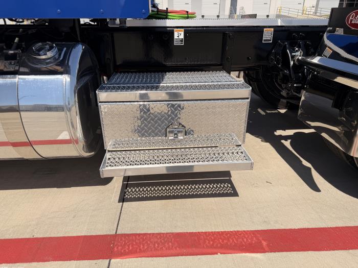 2027 Peterbilt 589-14