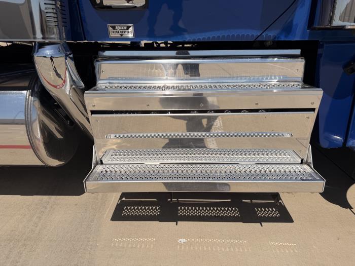 2027 Peterbilt 589-19