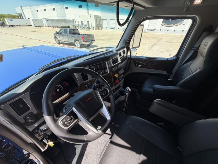 2027 Peterbilt 589-21