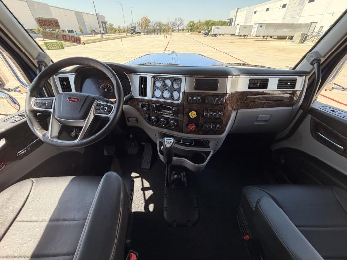 2027 Peterbilt 589-27