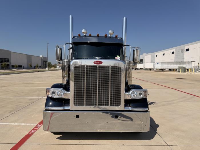 2027 Peterbilt 589-2