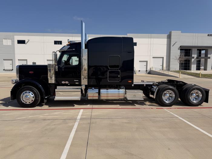 2027 Peterbilt 589-8
