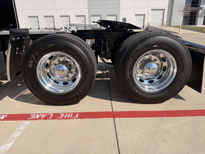 2027 Peterbilt 589-10