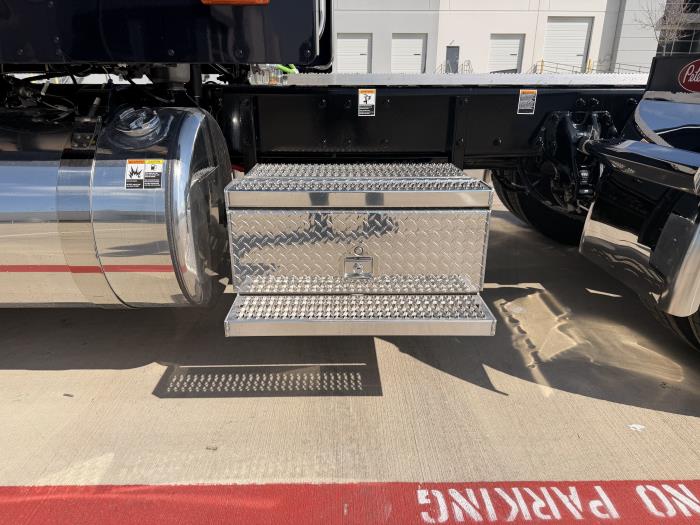 2027 Peterbilt 589-14