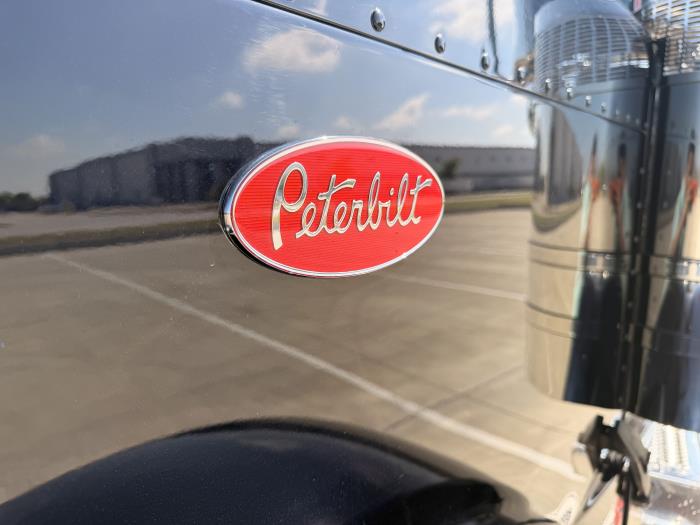 2027 Peterbilt 589-15