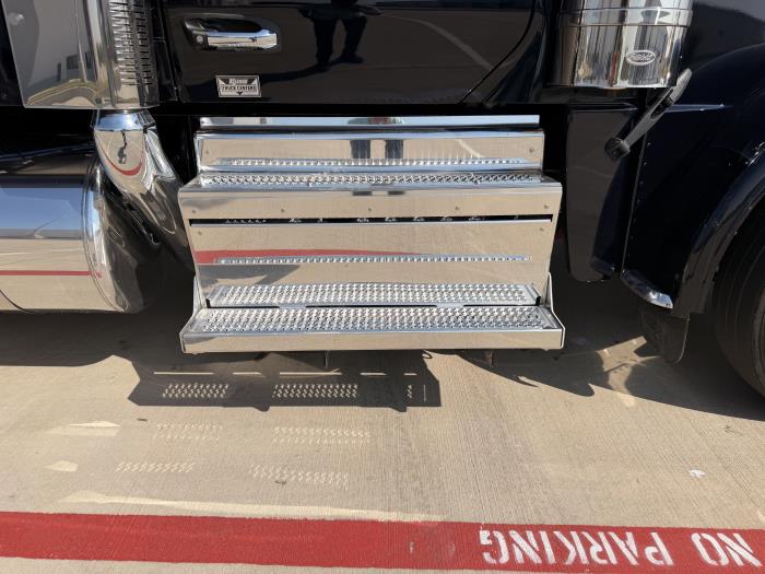 2027 Peterbilt 589-19