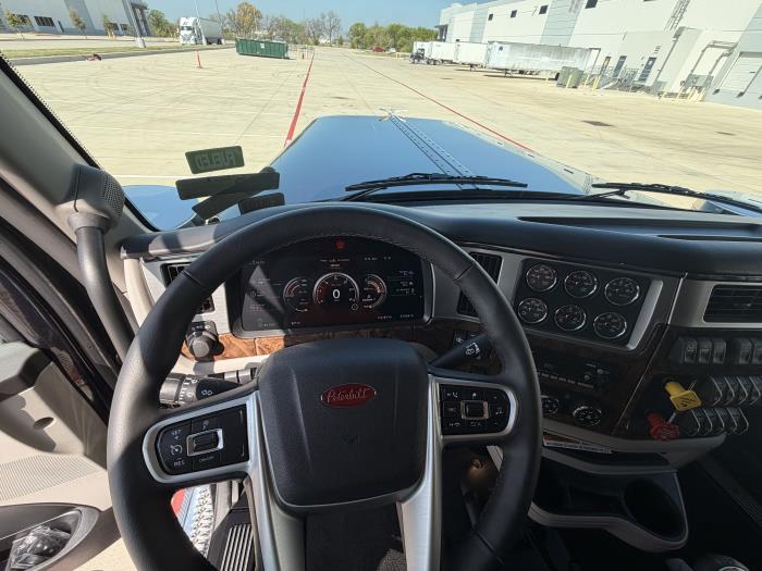 2027 Peterbilt 589-22