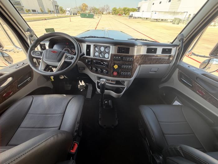 2027 Peterbilt 589-27