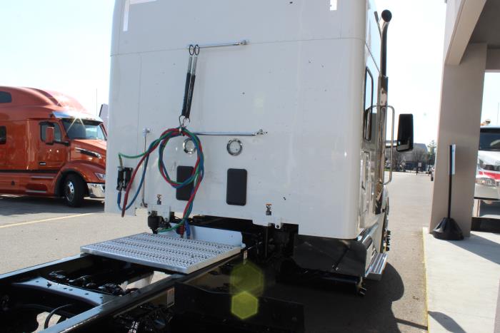 2023 Peterbilt 579-6