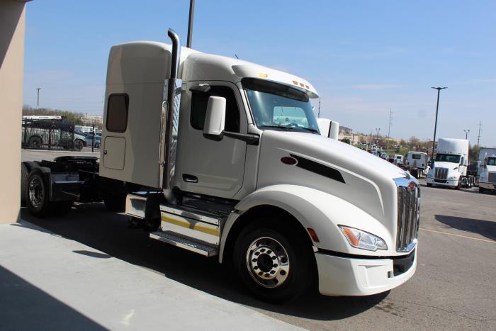 2023 Peterbilt 579-7