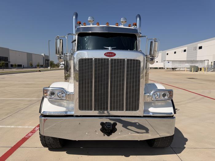 2027 Peterbilt 589-2