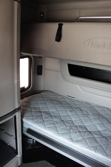 2023 Peterbilt 579-13