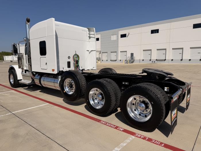 2027 Peterbilt 589-7
