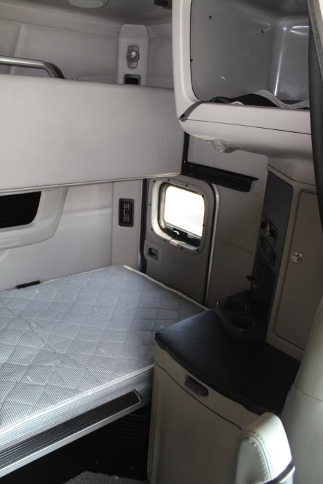 2023 Peterbilt 579-14