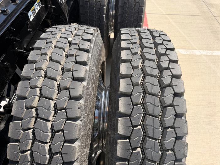 2027 Peterbilt 589-13