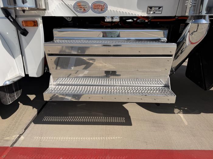 2027 Peterbilt 589-14