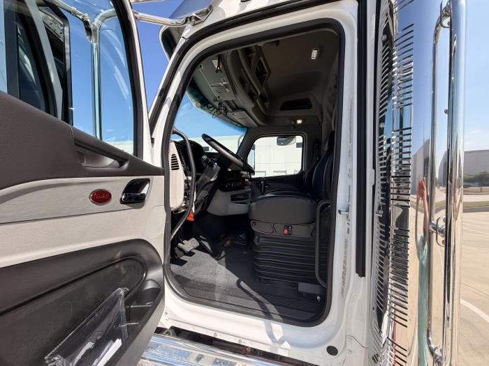 2027 Peterbilt 589-20