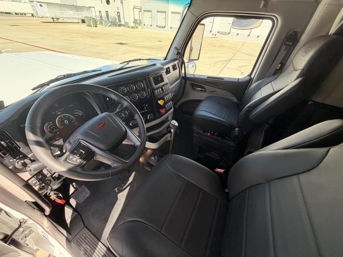 2027 Peterbilt 589-21