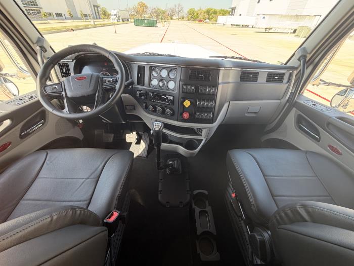 2027 Peterbilt 589-27