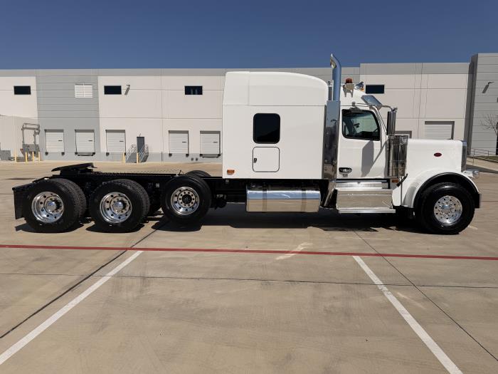 2027 Peterbilt 589-4
