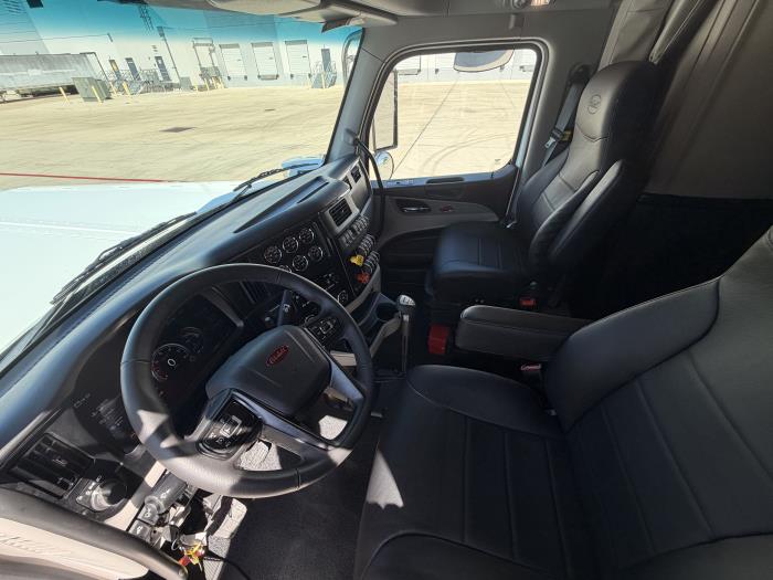 2027 Peterbilt 589-22