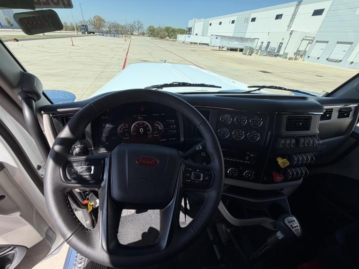 2027 Peterbilt 589-23