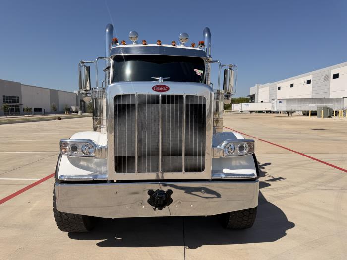 2027 Peterbilt 589-2