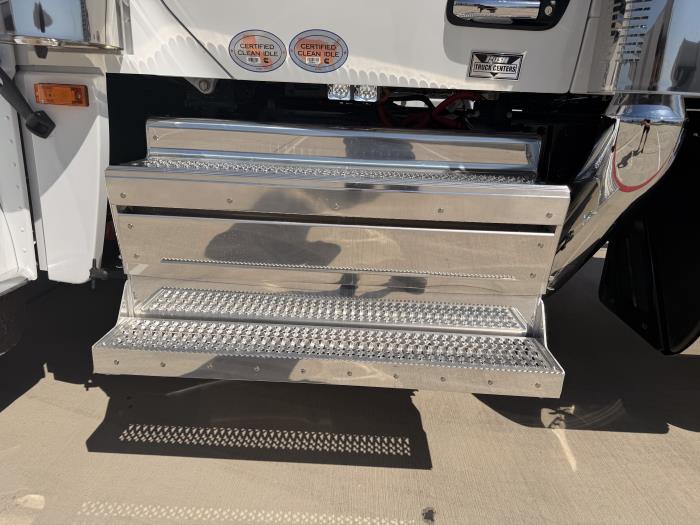 2027 Peterbilt 589-15