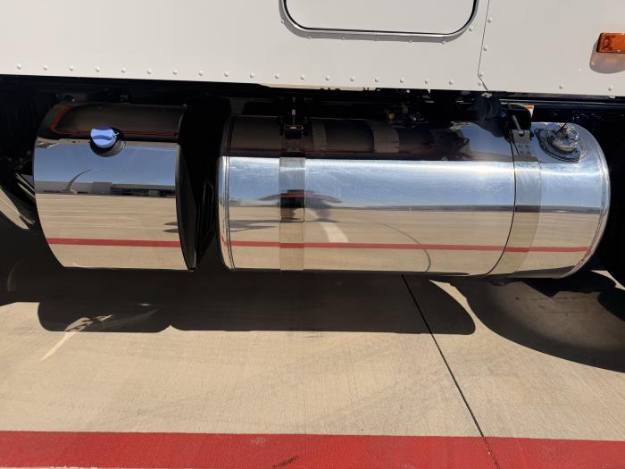 2027 Peterbilt 589-16