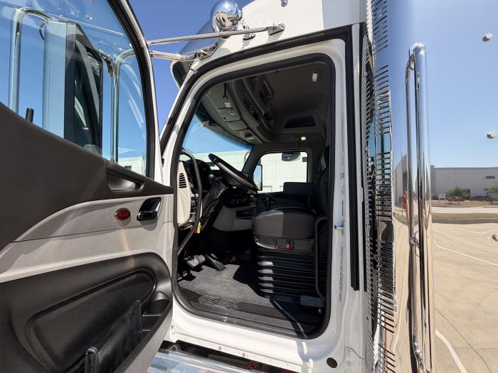 2027 Peterbilt 589-21