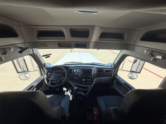 2027 Peterbilt 589-29