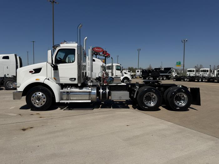 2021 Peterbilt 567-1