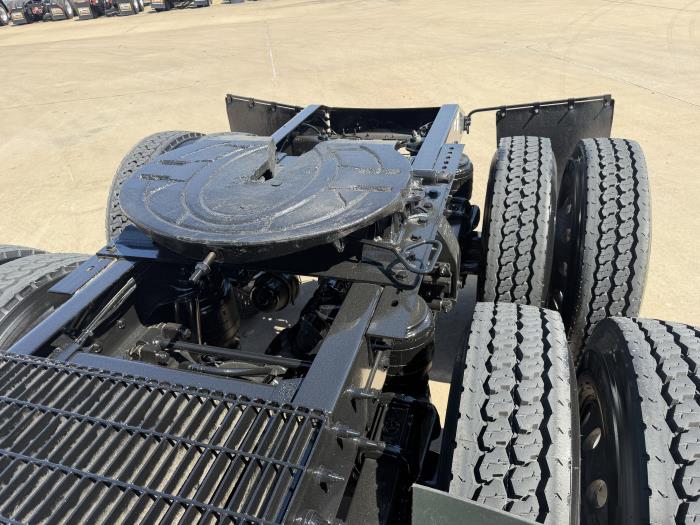 2021 Peterbilt 567-15