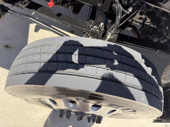 2021 Peterbilt 567-18