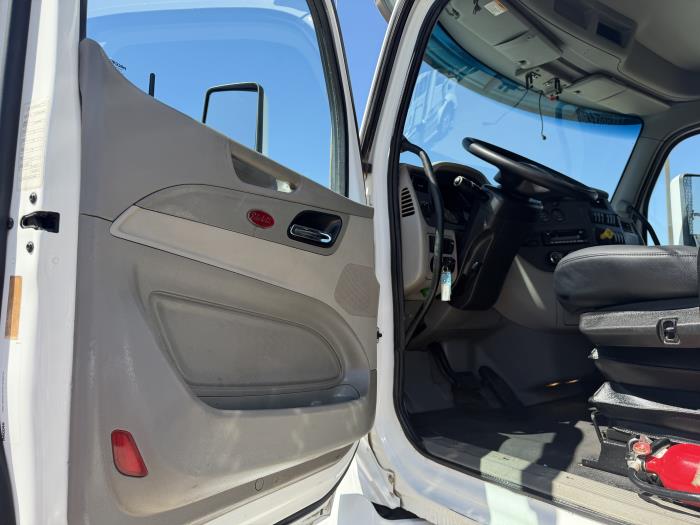 2021 Peterbilt 567-24