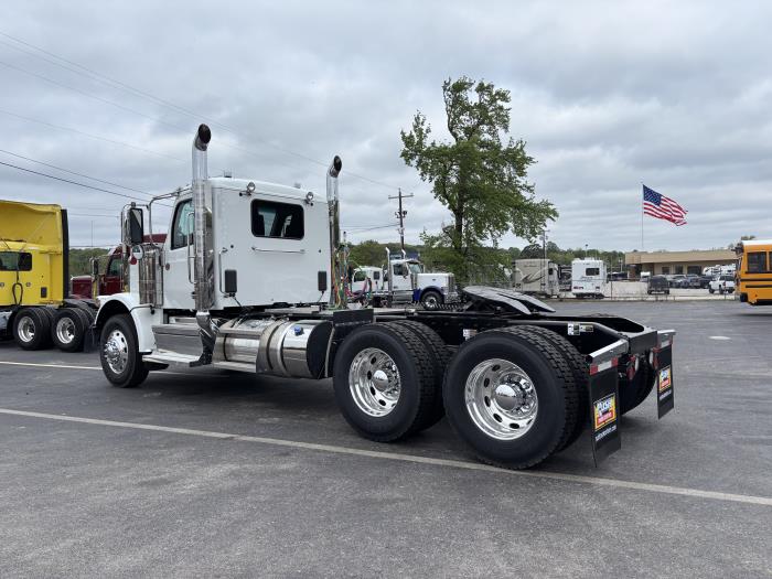 2027 Peterbilt 589-4