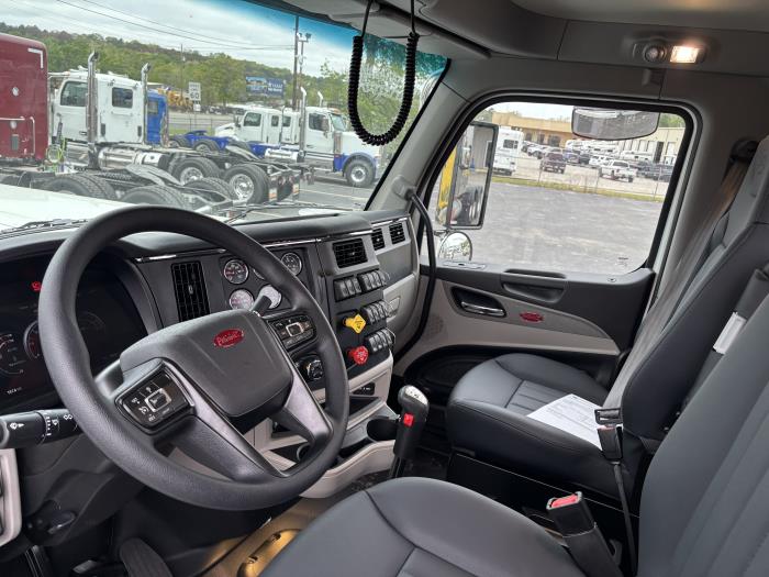 2027 Peterbilt 589-10