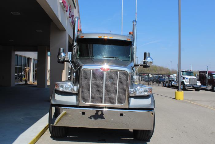 2025 Peterbilt 567-1