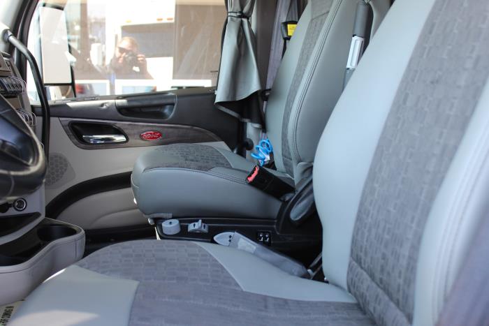 2025 Peterbilt 567-9