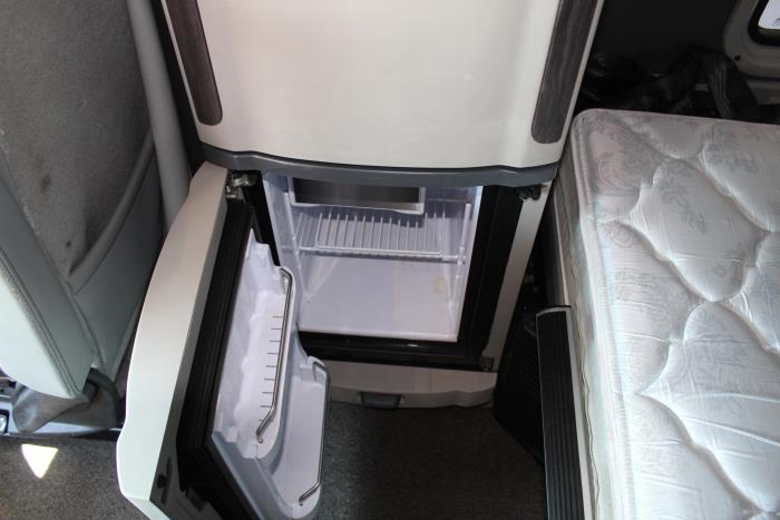 2025 Peterbilt 567-16