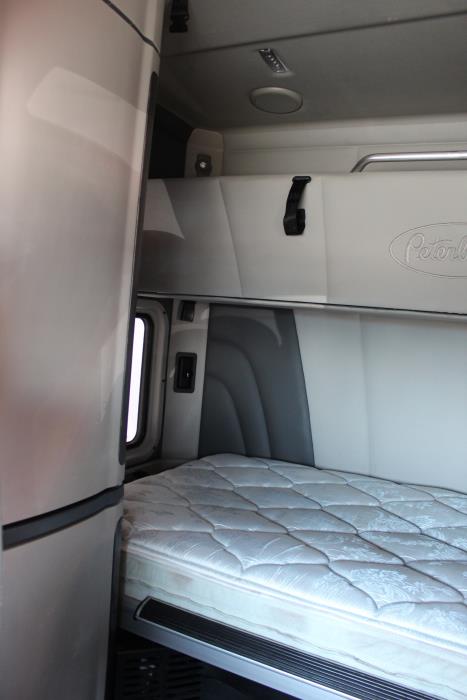 2025 Peterbilt 567-17