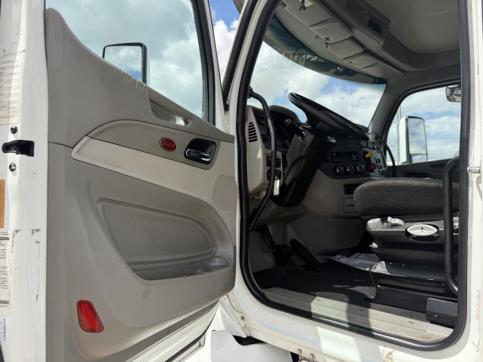 2019 Peterbilt 579-23