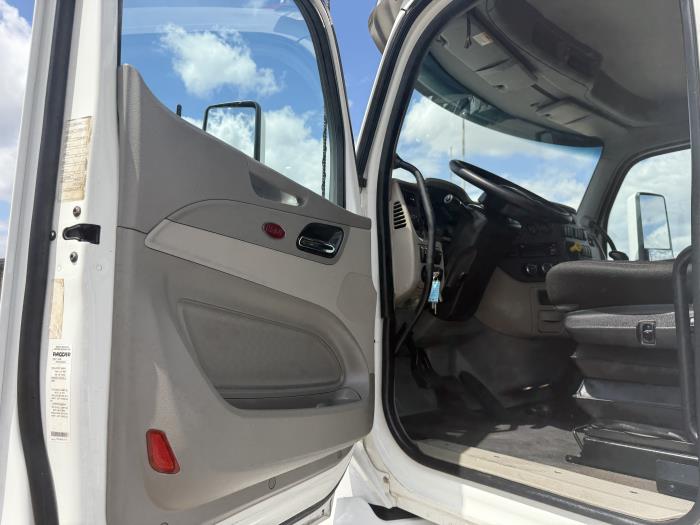 2019 Peterbilt 579-25