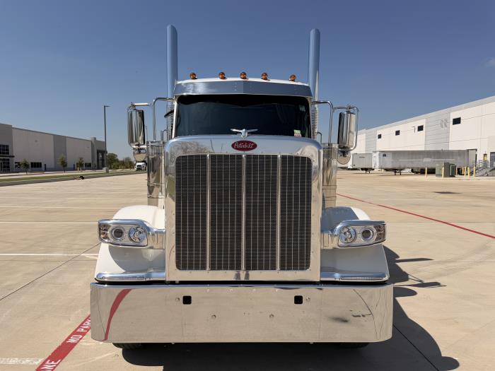 2027 Peterbilt 589-3