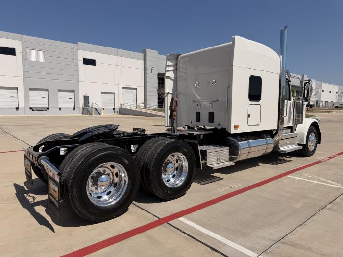 2027 Peterbilt 589-6