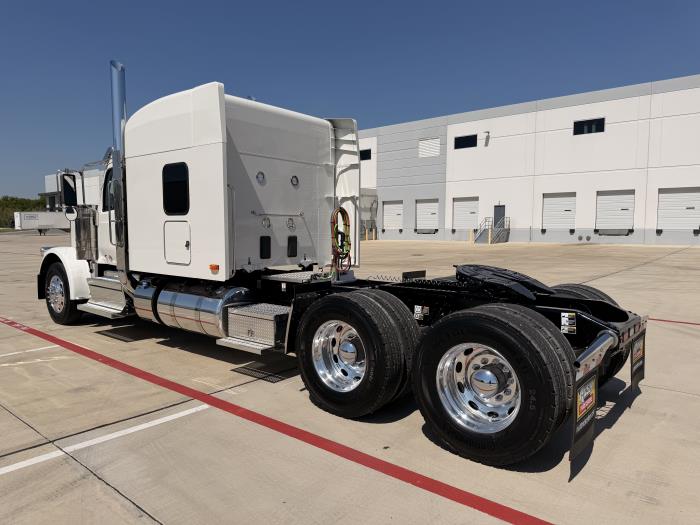 2027 Peterbilt 589-8