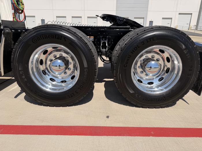 2027 Peterbilt 589-11