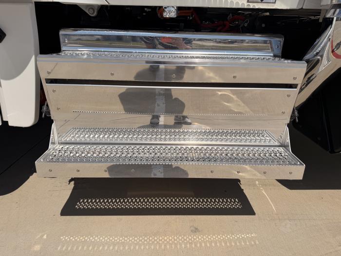 2027 Peterbilt 589-13