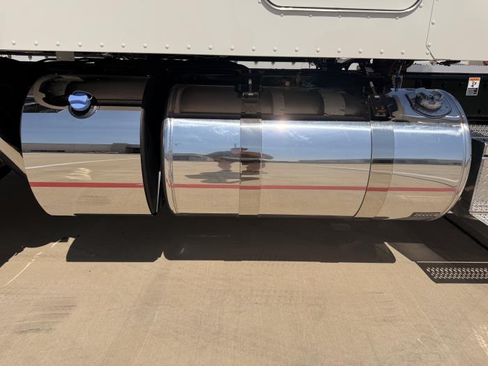 2027 Peterbilt 589-14